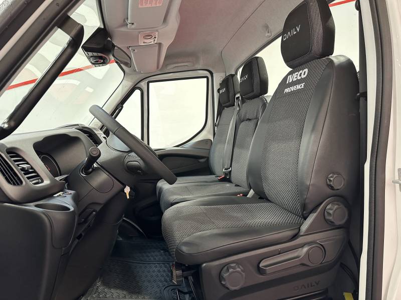 véhicule utilitaire neuf Iveco à vendre à Sisteron 04