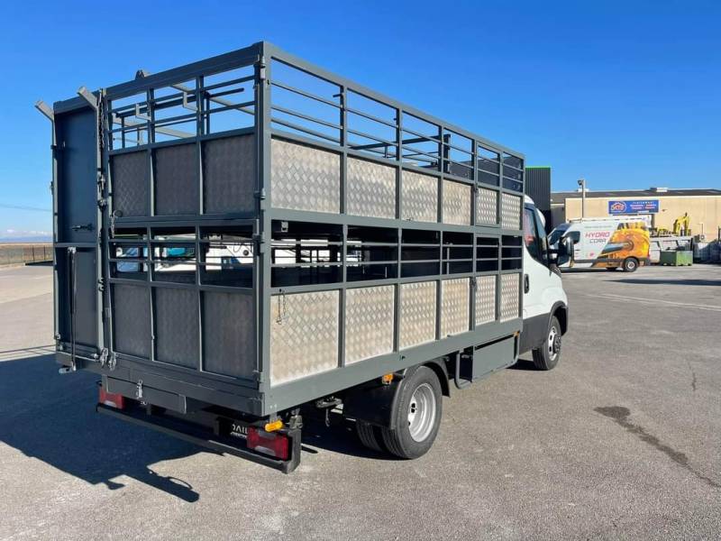 RECONDITIONNEMENT BETAILLERE SUR CHASSIS CABINE DANS LES ALPES DE HAUTE PROVENCE