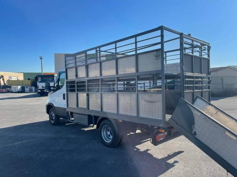 RECONDITIONNEMENT BETAILLERE SUR CHASSIS CABINE DANS LES ALPES DE HAUTE PROVENCE