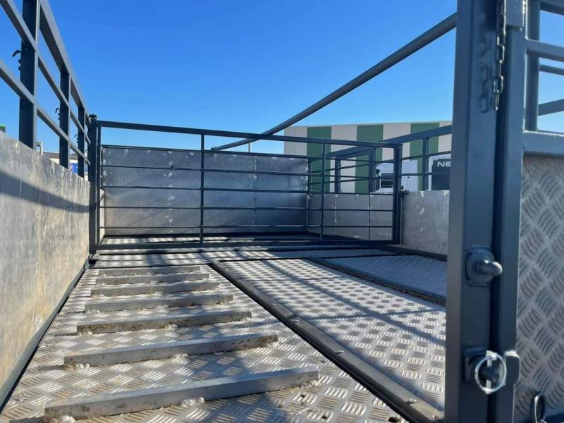 RECONDITIONNEMENT BETAILLERE SUR CHASSIS CABINE DANS LES ALPES DE HAUTE PROVENCE