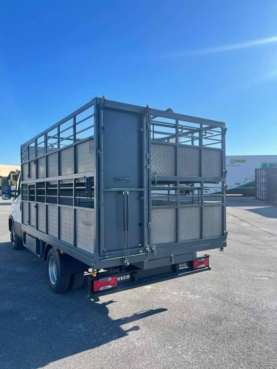 RECONDITIONNEMENT BETAILLERE SUR CHASSIS CABINE DANS LES ALPES DE HAUTE PROVENCE