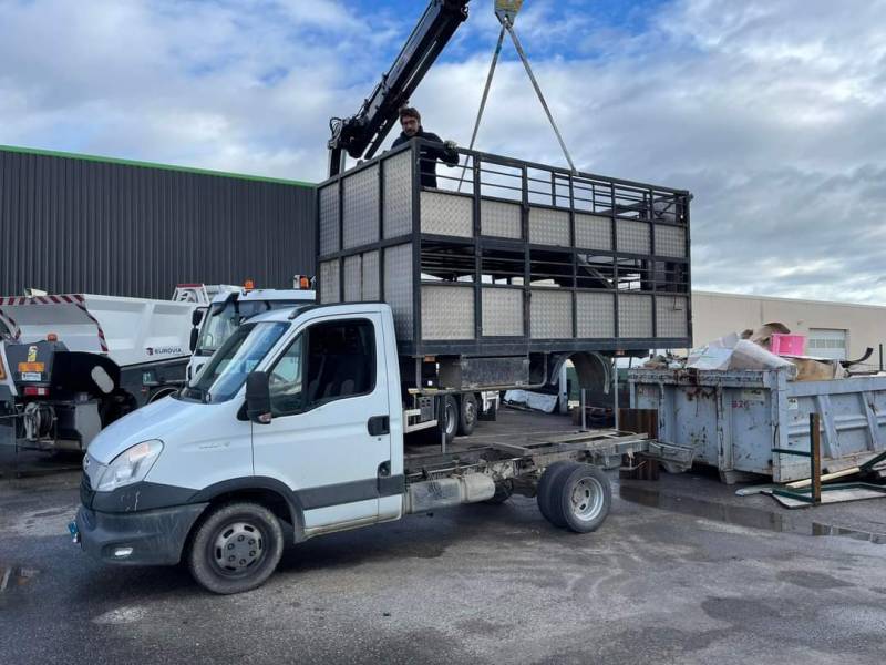 RECONDITIONNEMENT BETAILLERE SUR CHASSIS CABINE DANS LES ALPES DE HAUTE PROVENCE